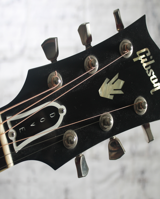 Gibson Dove Original 2019 - Present - Antique Natural